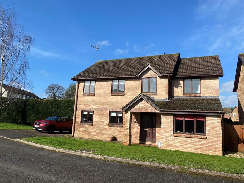 Castle Wood, Usk NP15 4 bed detached house for sale £495,000