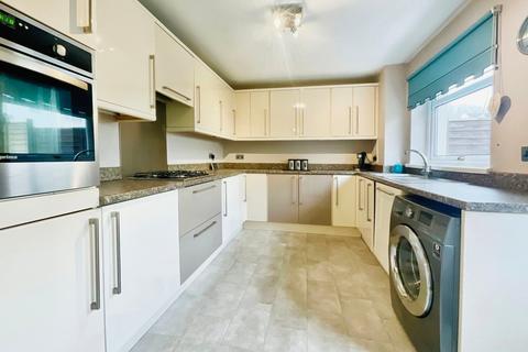 11 Davis Close, Pontypool, NP4 6GP