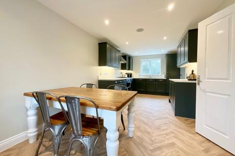 10 Blestium Drive, Usk, NP15 1TS