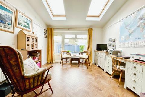 5 Conigar Crescent, Usk, NP15 1RX
