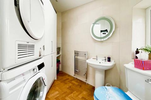 5 Conigar Crescent, Usk, NP15 1RX