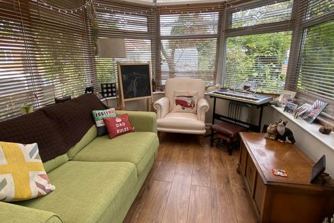 2 Old Bank View, Oldham, OL1 4QF