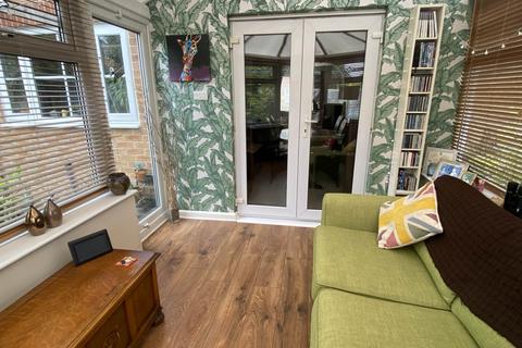 2 Old Bank View, Oldham, OL1 4QF