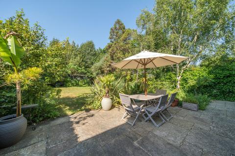 4 Boundstone Close, Wrecclesham, Farnham, GU10 4RW