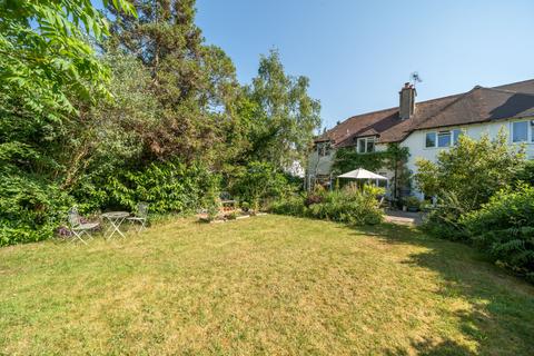 4 Boundstone Close, Wrecclesham, Farnham, GU10 4RW