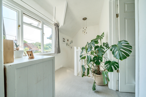 4 Boundstone Close, Wrecclesham, Farnham, GU10 4RW