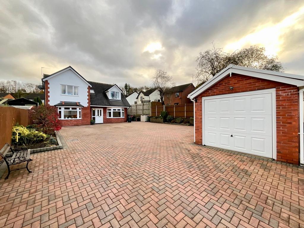 Chepstow Road, Newport NP18 4 bed detached house for sale £495,000