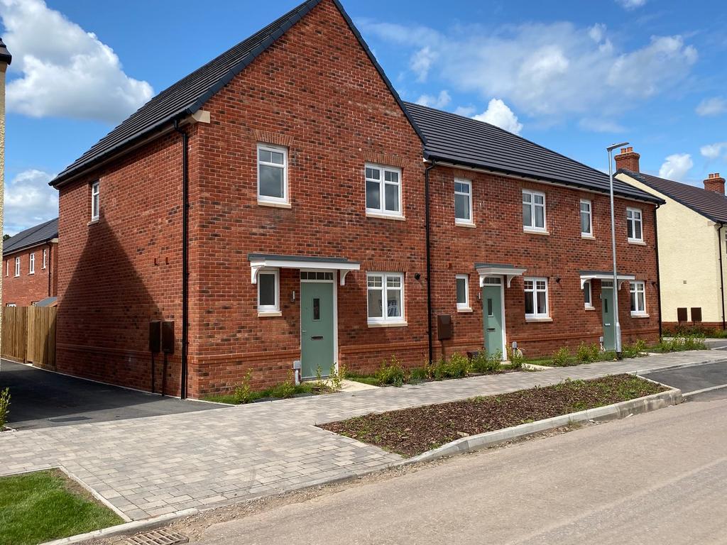 Walker Point Way, Newport NP20 3 bed end of terrace house for sale £