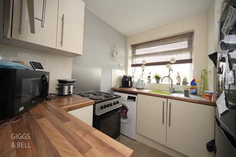 130 Birchen Grove, Luton, LU2 7TW