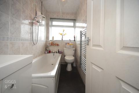130 Birchen Grove, Luton, LU2 7TW
