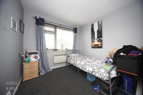130 Birchen Grove, Luton, LU2 7TW