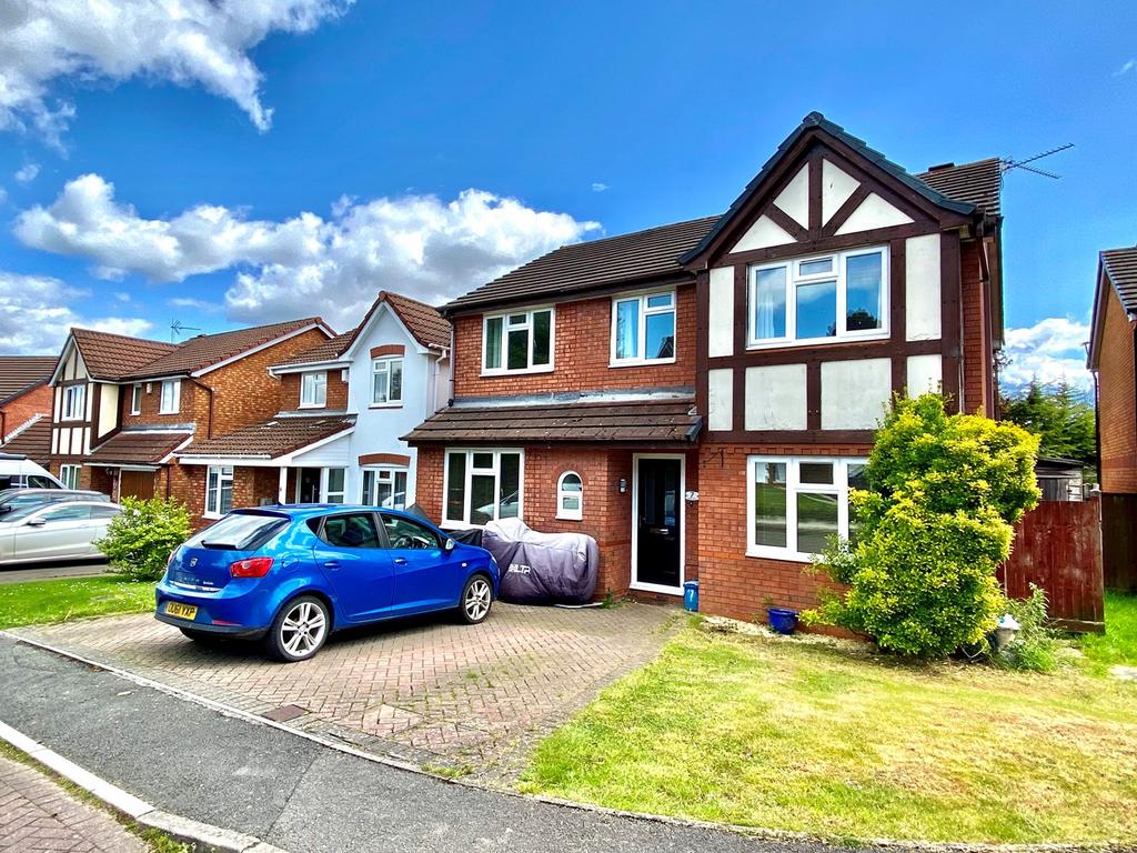 Barons Court, Caldicot NP26 4 bed detached house for sale £365,000