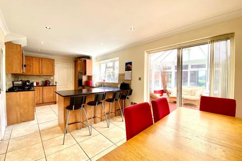 4 bedroom detached house for sale, Barons Court, Caldicot NP26