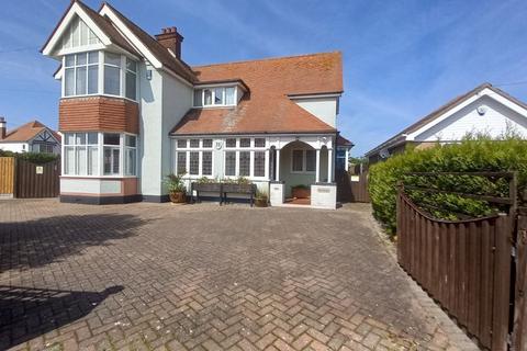 5 bedroom detached house for sale, Wash Lane, Clacton-on-Sea, CO15