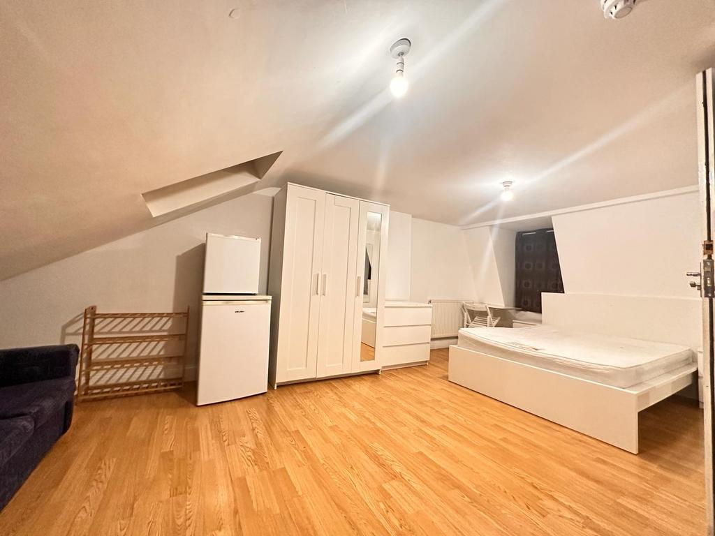 Fully furbished four bedroom property