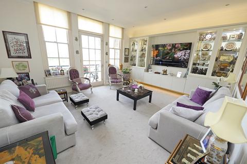 Mill Hill Village NW7