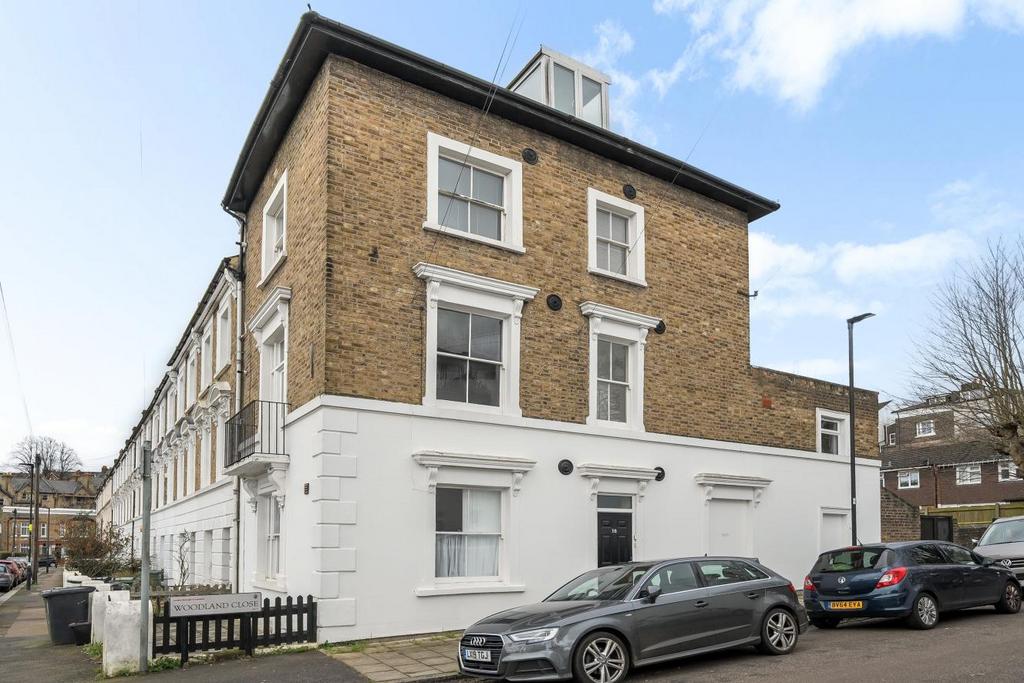 Woodland Hill, Crystal Palace 2 bed flat - £450,000