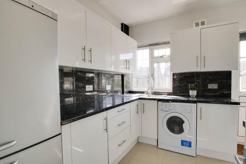 3 bedroom apartment to rent, Dainton Close, Bromley BR1