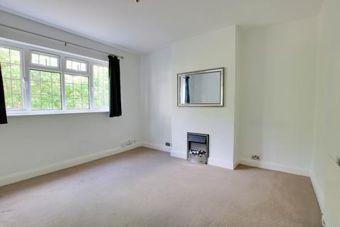 3 bedroom apartment to rent, Dainton Close, Bromley BR1