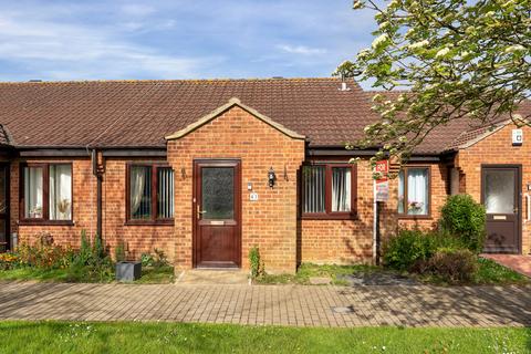 2 bedroom terraced bungalow for sale, Bradegate Drive, Dogsthorpe, Peterborough, PE1