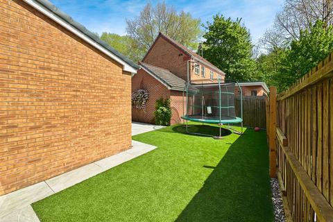 4 bedroom detached house for sale, Roch Bank, Manchester, M9