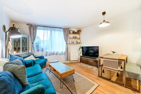 1 bedroom flat for sale, Cowleaze Road, Kingston Upon Thames, KT2