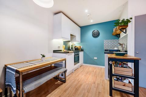 1 bedroom flat for sale, Cowleaze Road, Kingston Upon Thames, KT2