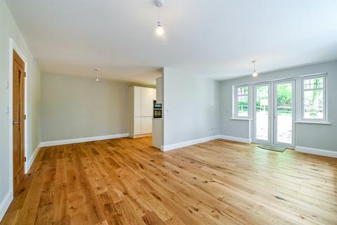 2 bedroom flat for sale, Wells Place, West Chiltington, West Sussex, RH20