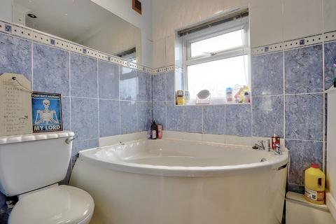 31 Belmont Avenue, South Bank, Middlesbrough, TS6 0AY