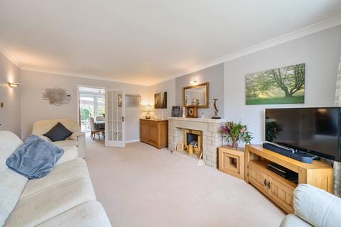 33 Apple Tree Close, Woodmancote, Cheltenham, GL52 9UA