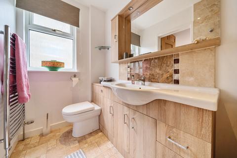 33 Apple Tree Close, Woodmancote, Cheltenham, GL52 9UA