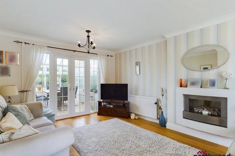 5 bedroom detached house for sale - Wealden Park, Willingdon, Eastbourne, BN22
