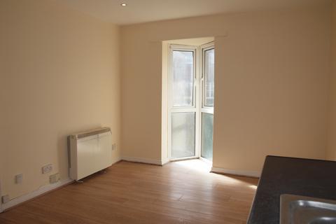 1 bedroom flat to rent - Milburn Road, Gillingham ME7