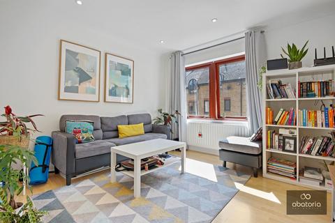 3 bedroom terraced house to rent - Welland Mews, London, E1W