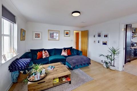 2 bedroom flat to rent, Lindsay Road, Edinburgh, Midlothian, EH6