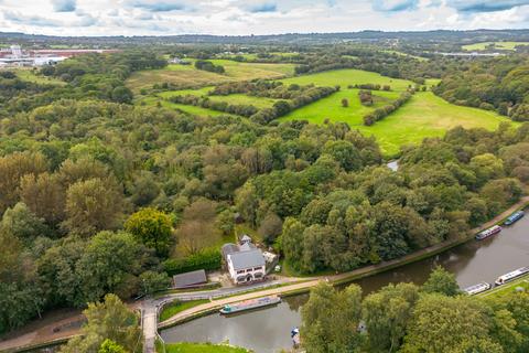 6 bedroom cottage for sale, Crooke Road, Wigan WN6