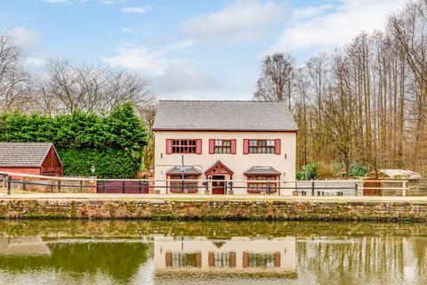 6 bedroom cottage for sale, Crooke Road, Wigan WN6