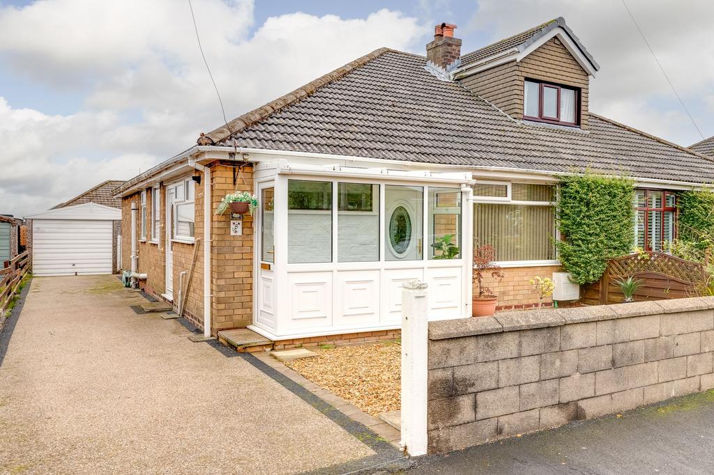 Upholland, Skelmersdale WN8 2 bed semidetached bungalow for sale £