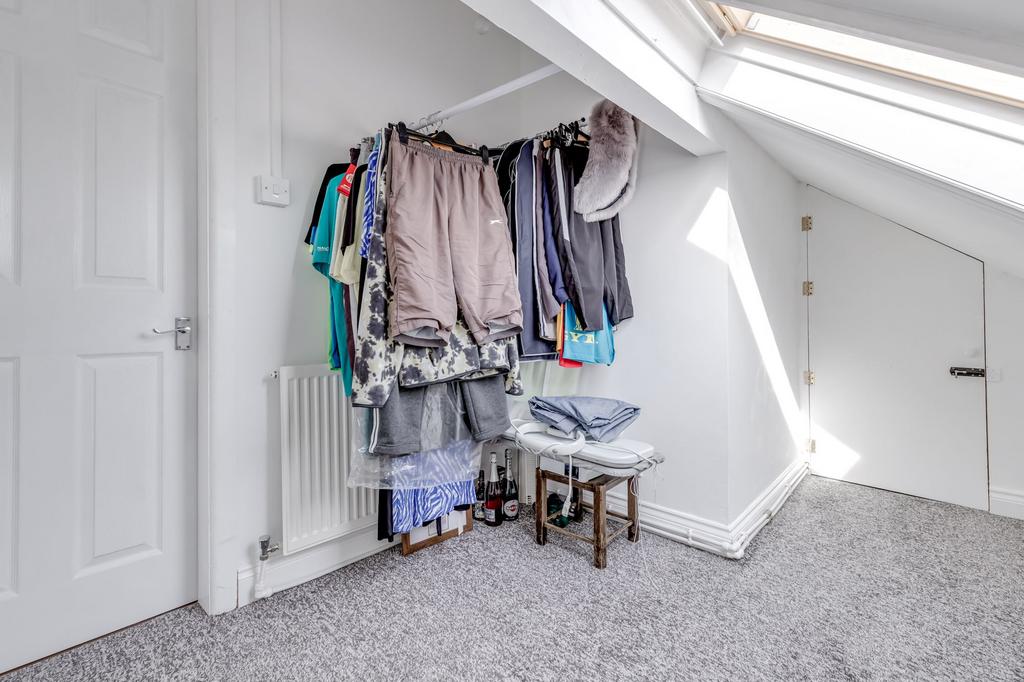 Walk in wardrobe &amp; storage
