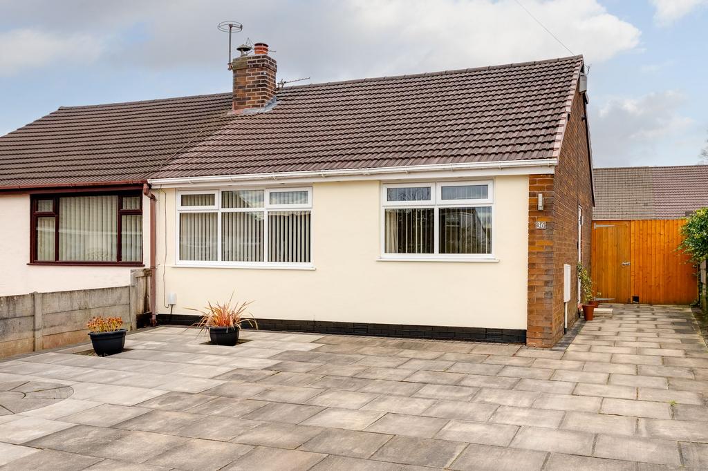 Shevington, Wigan WN6 2 bed semidetached bungalow for sale £180,000