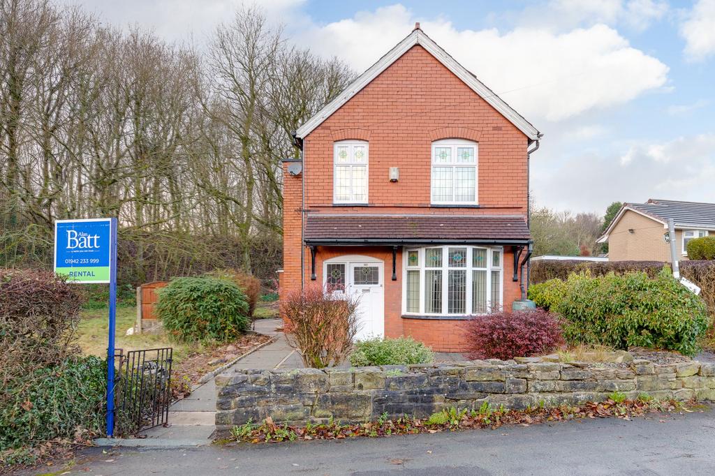 Chorley Road, Wigan WN1 4 bed detached house £1,250 pcm (£288 pw)