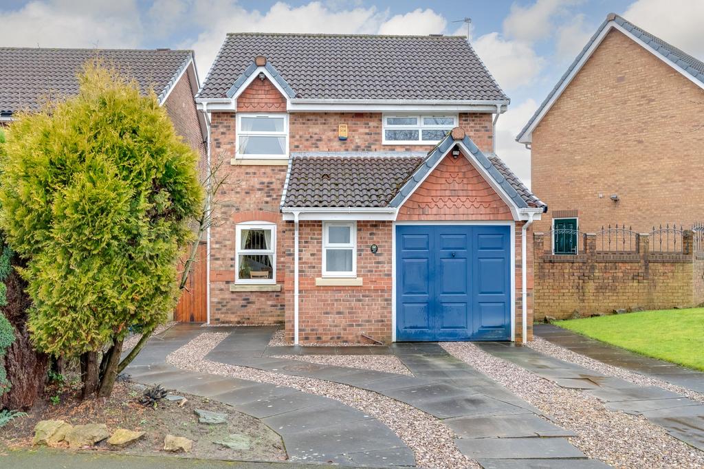 Standish, Wigan WN6 3 bed detached house for sale £250,000