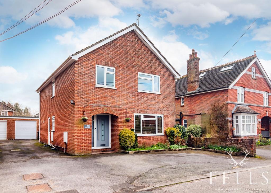 Middle Lane, Ringwood BH24 4 bed detached house for sale £650,000