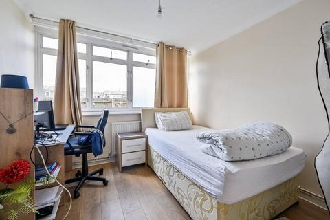 5 Bowater Place, London, SE3 8ST