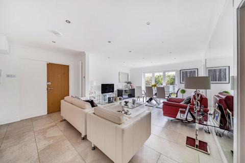 2 bedroom flat for sale, Greville Lodge, Broadhurst Avenue, Edgware, Greater London. HA8 8TL