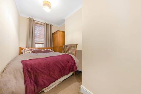 2 bedroom flat to rent, Wadham Road, East Putney, London, SW15