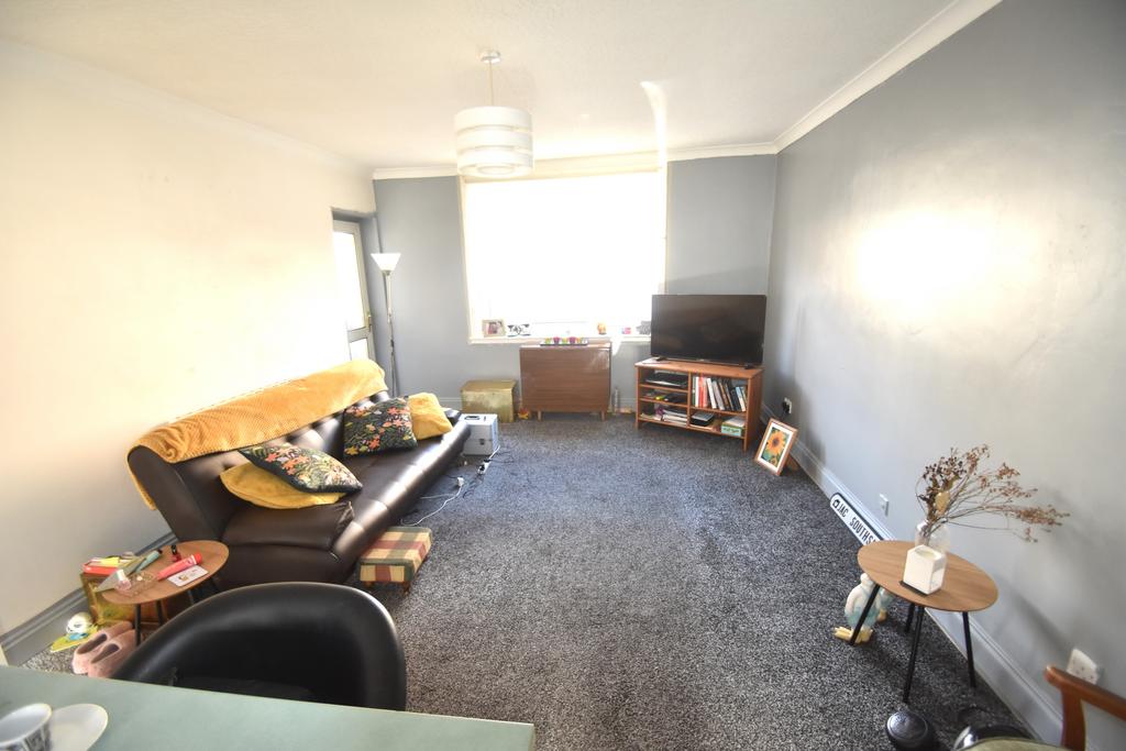 Tantallon Road, Glasgow G41 2 bed flat for sale £130,000