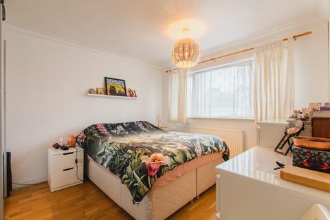 2 bedroom flat for sale, Bankside, Banbury, OX16