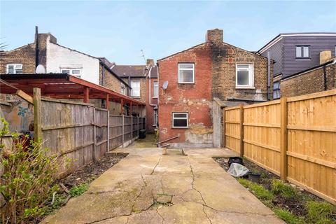 82 Adley Street, London, E5 0DZ