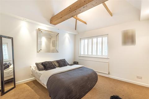 Ochenta Parkway, Uxbridge, UB10 9JX